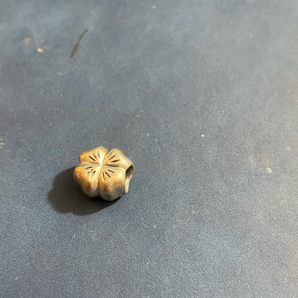 Pandora clover charm
